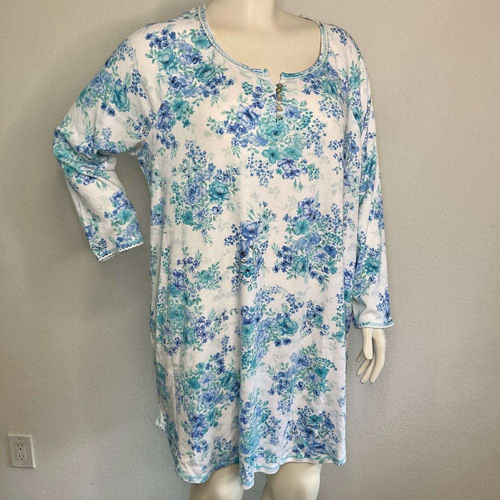 Karen Neuberger Blue Floral Long Sleeve Night Gown sz 1X